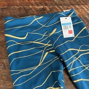 Nike leggings - Women’s Small fitting - NWT - $30